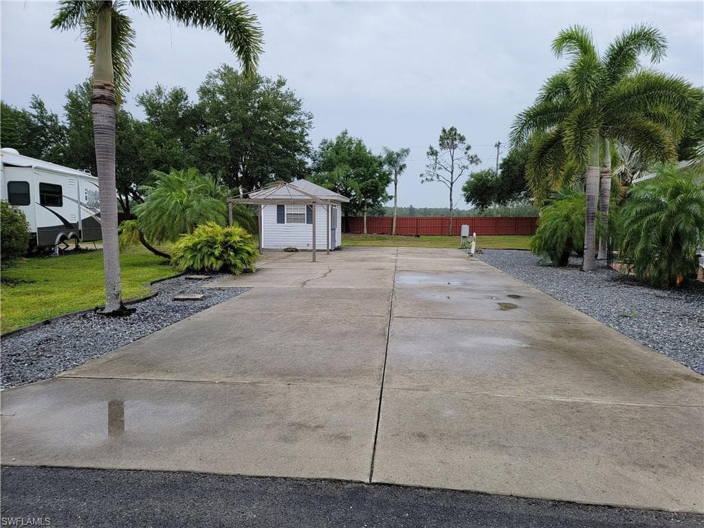 5890 Maplewood CT FORT MYERS, FL 33905