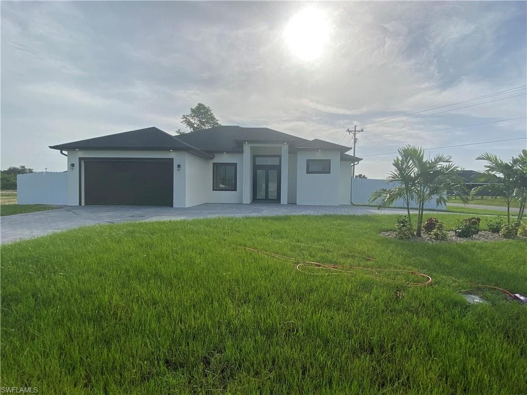 177 Nelson RD N CAPE CORAL, FL 33993