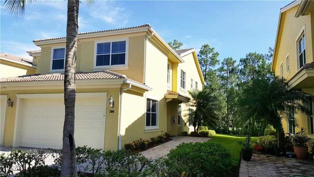1435 Mariposa CIR 204 NAPLES, FL 34105