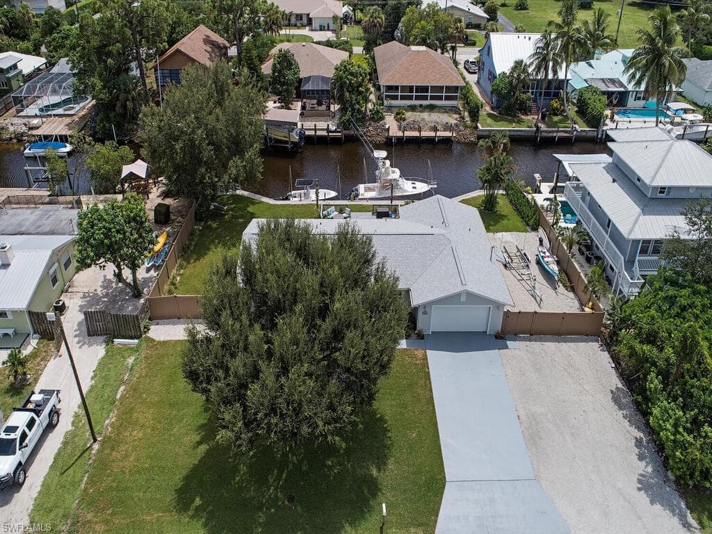 2700 Riverview DR NAPLES, FL 34112