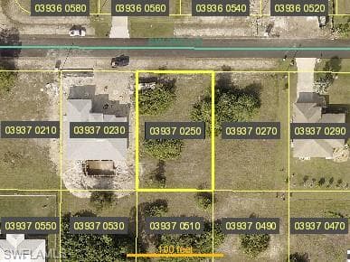 2724 SW 2nd LN CAPE CORAL, FL 33991