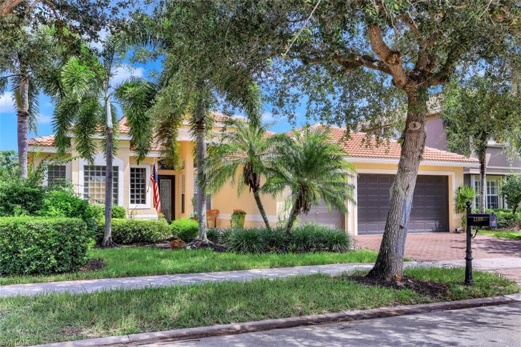 2109 Amargo WAY NAPLES, FL 34119