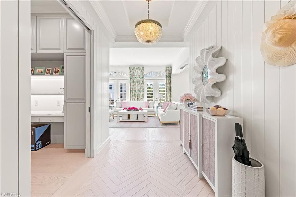 380 10th ST S 204 NAPLES, FL 34102