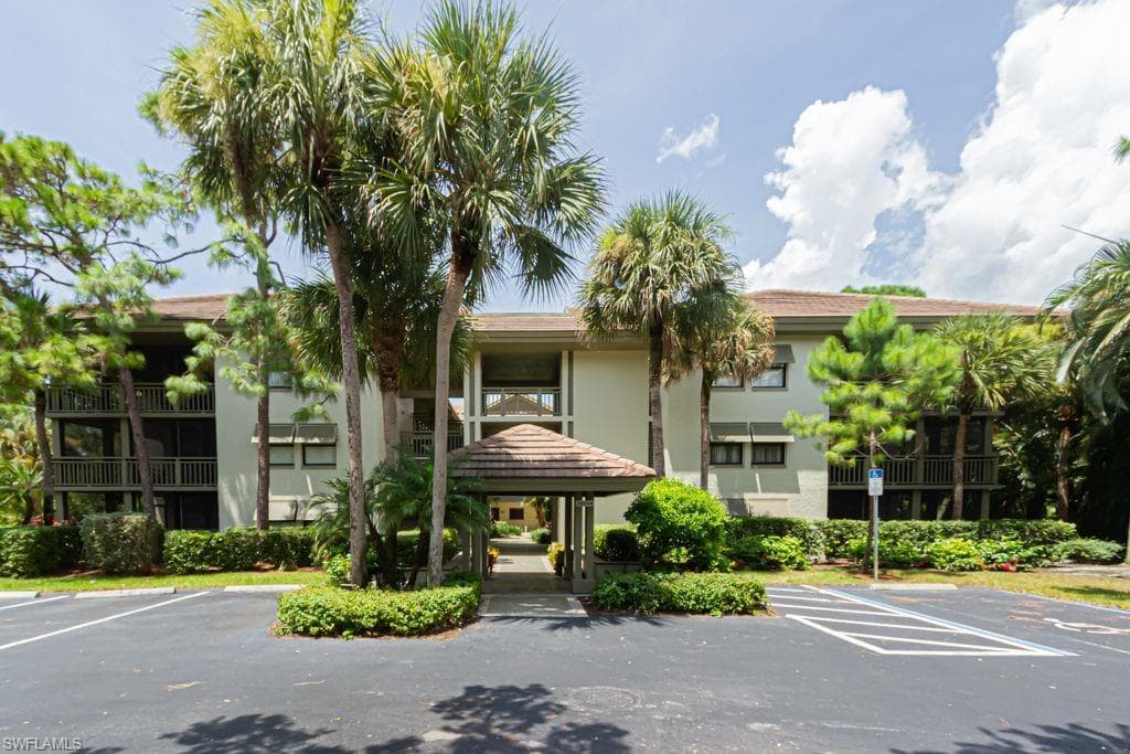 3661 Wild Pines DR 103 BONITA SPRINGS, FL 34134