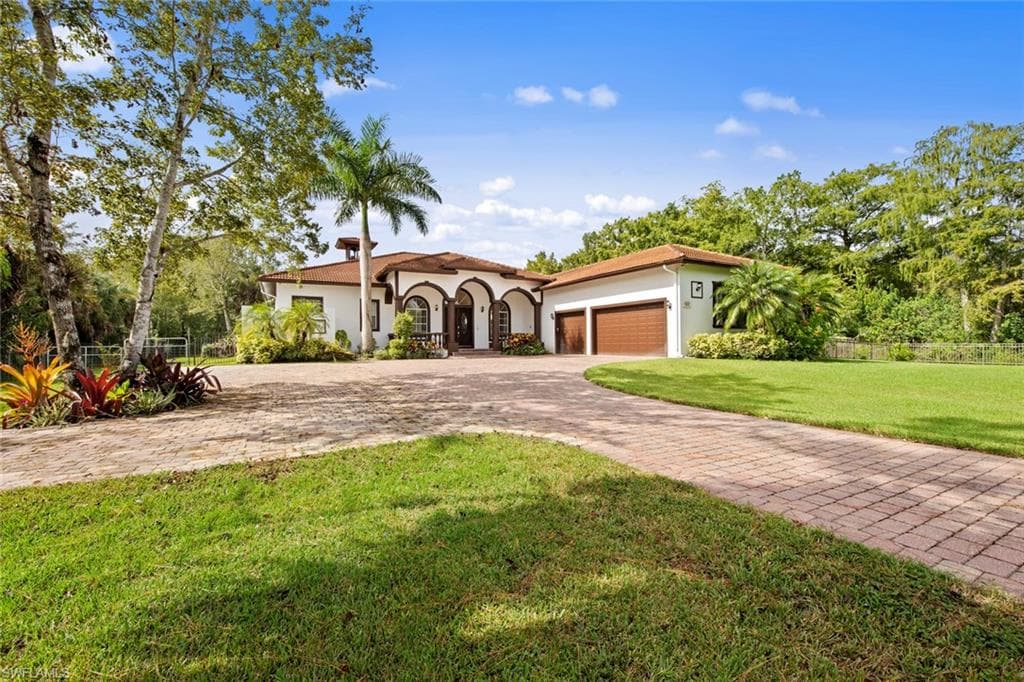 360 37th AVE NE NAPLES, FL 34120
