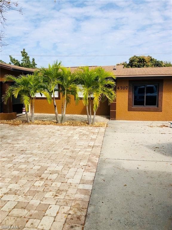 4707 Nottingham DR FORT MYERS, FL 33905