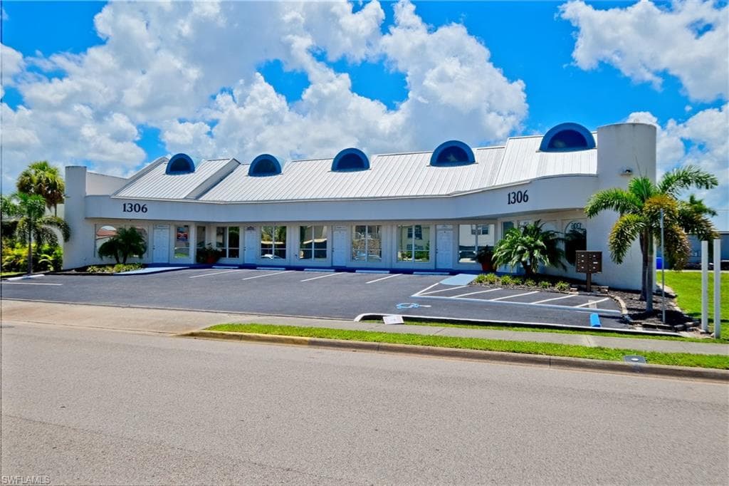 1306 SE 46th LN CAPE CORAL, FL 33904