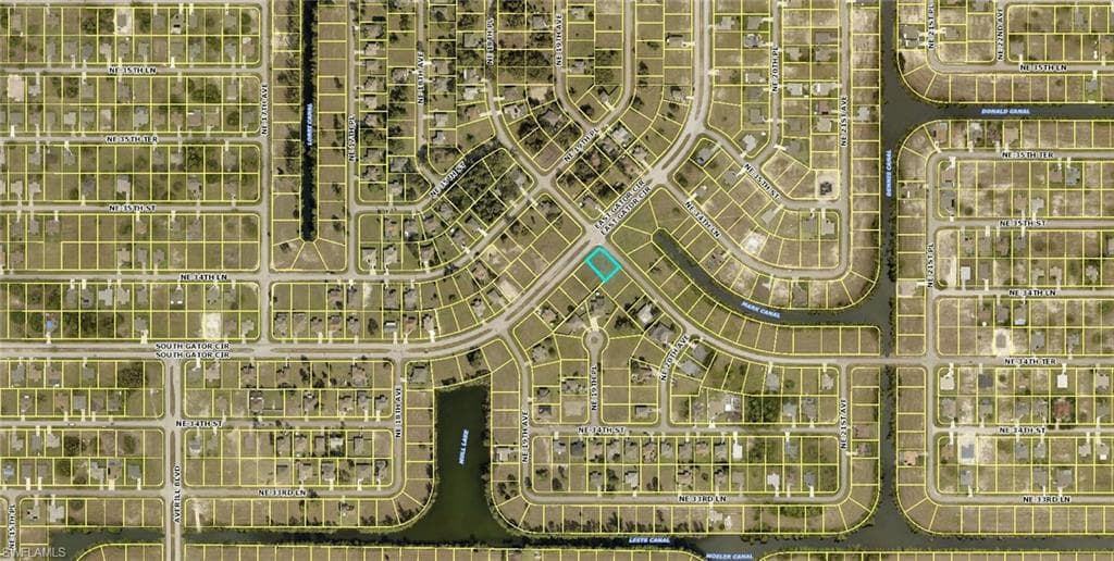1924 S Gator CIR CAPE CORAL, FL 33909