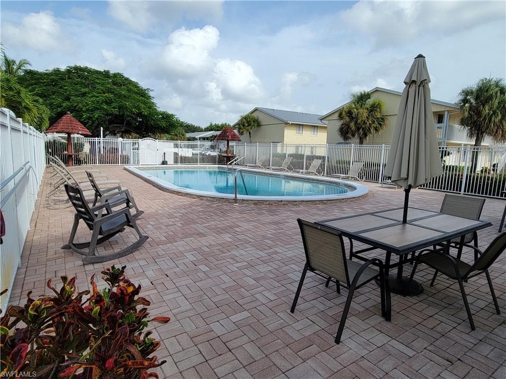 4635 Bayshore DR P13 NAPLES, FL 34112