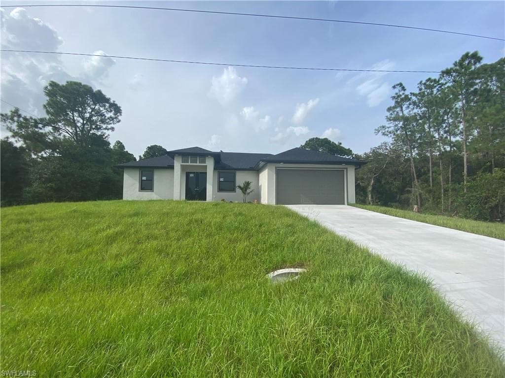 2405 E 18th ST LEHIGH ACRES, FL 33972
