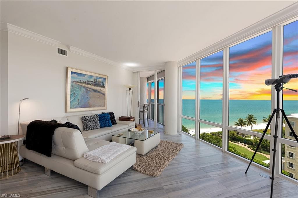 4951 Gulf Shore BLVD N 604 NAPLES, FL 34103