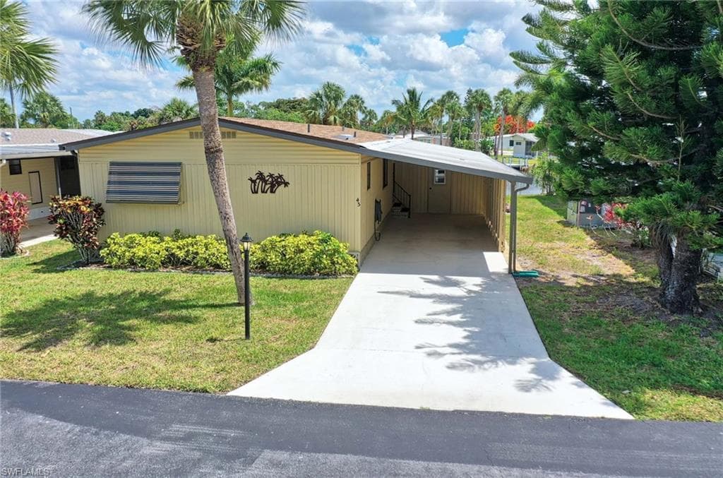 45 Aquamarine AVE 45-Q NAPLES, FL 34114