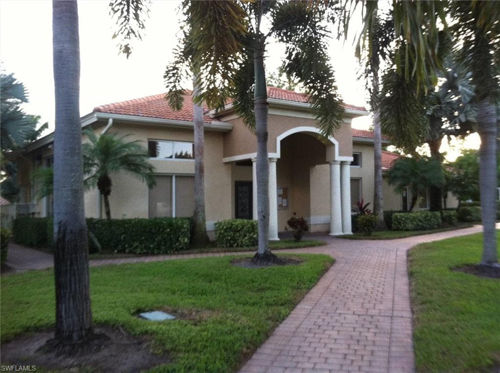 8225 Ibis Club DR 215 NAPLES, FL 34104
