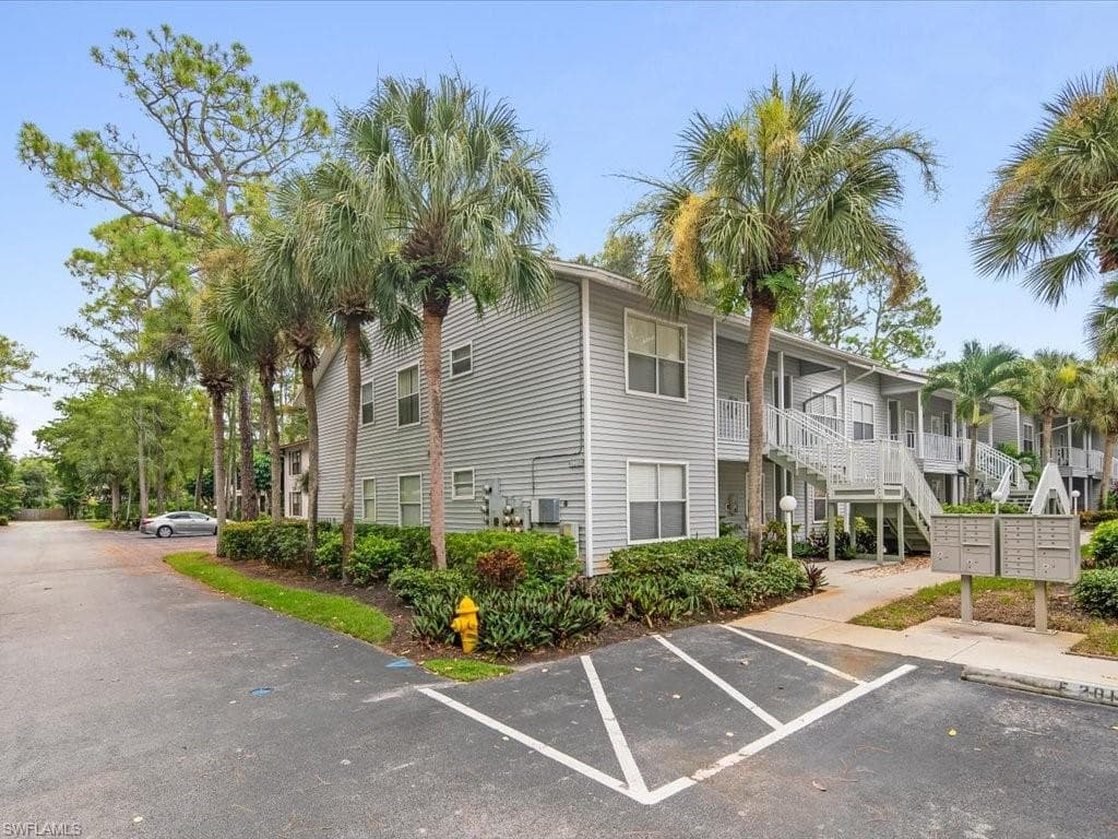 1965 COURTYARD WAY Unit #E-106 NAPLES, FL 34112