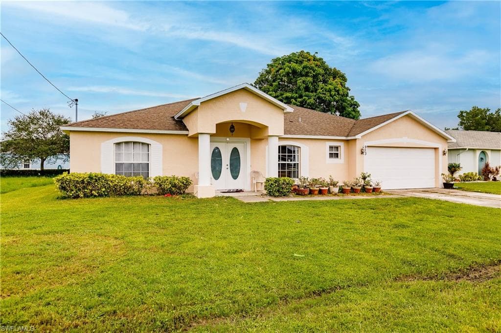 913 SE 4th PL CAPE CORAL, FL 33990
