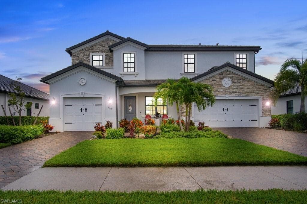 2379 Grenadines WAY NAPLES, FL 34120