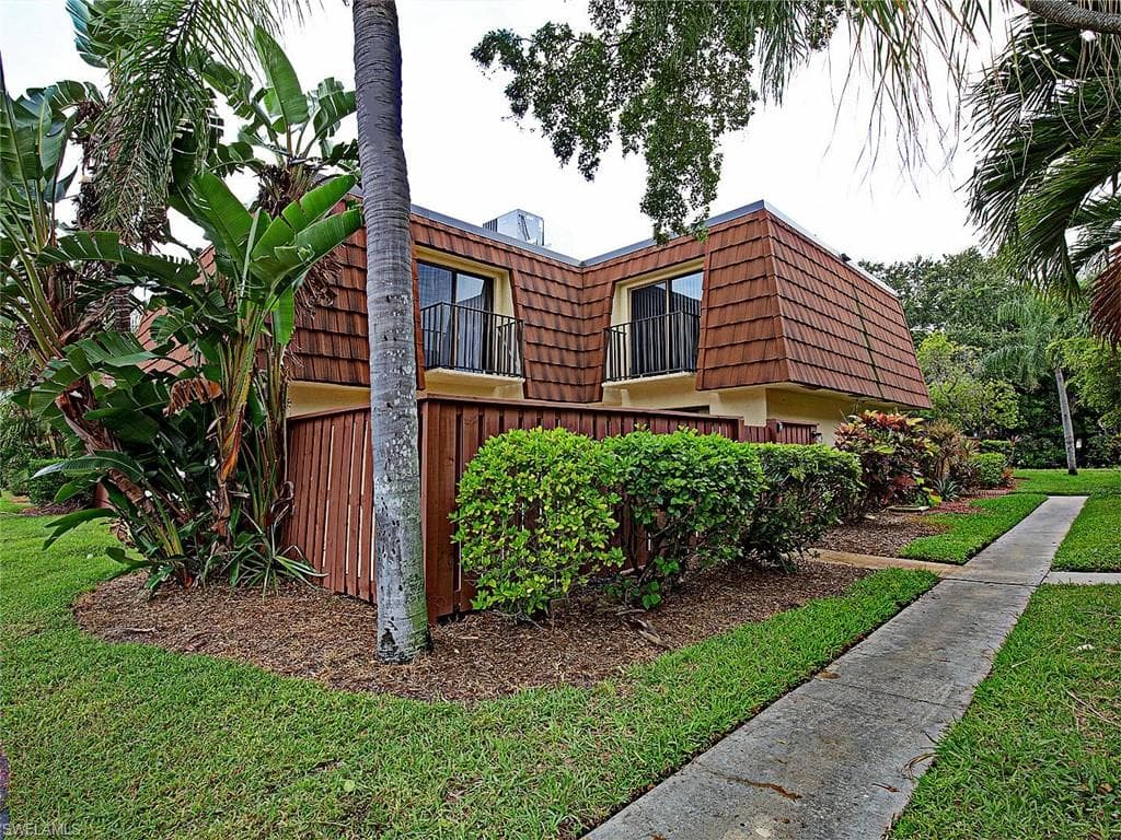 5228 Cedarbend DR 1 FORT MYERS, FL 33919