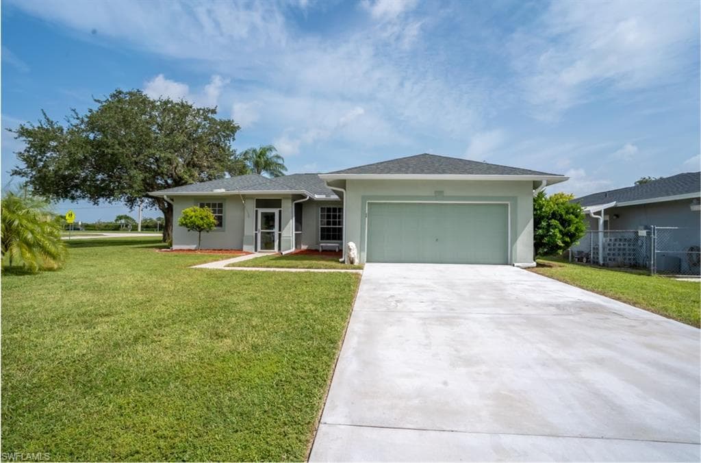 951 Grove DR NAPLES, FL 34120