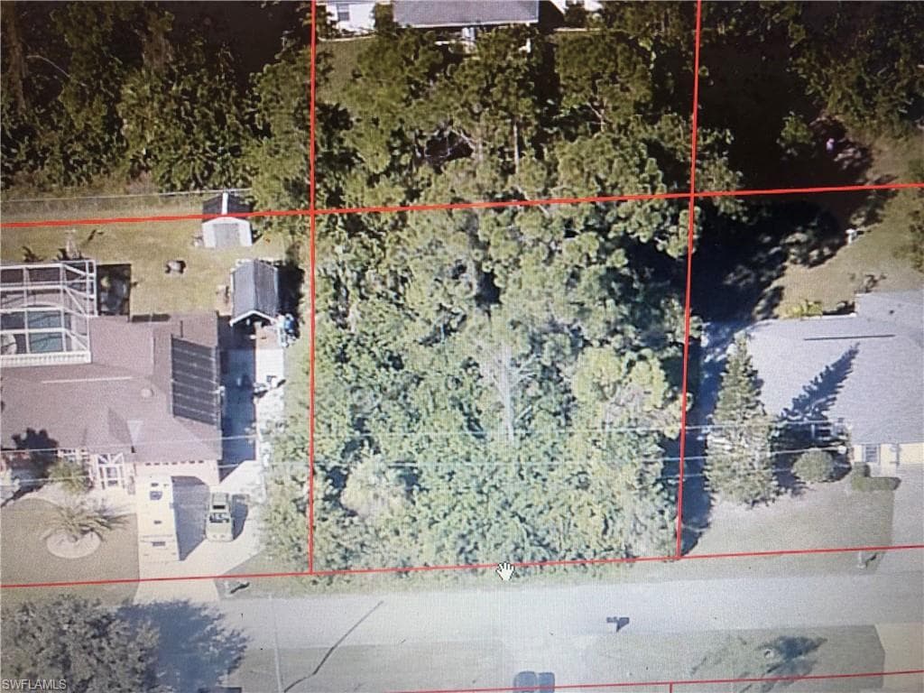 2504 8th ST W LEHIGH ACRES, FL 33971