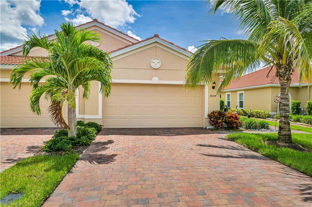 4254 Dutchess Park RD FORT MYERS, FL 33916
