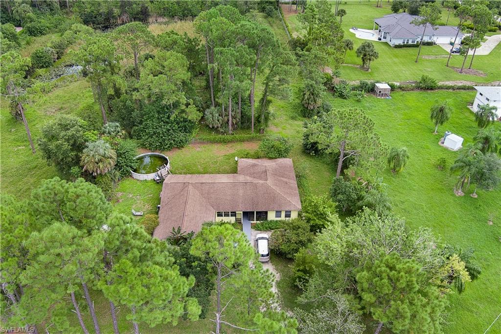 2060 Oakes BLVD NAPLES, FL 34119