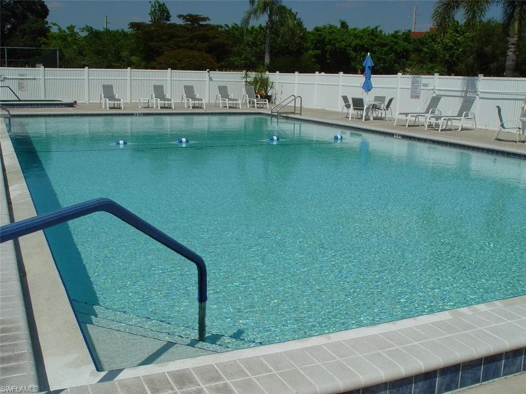 6884 Sandtrap DR 3 FORT MYERS, FL 33919