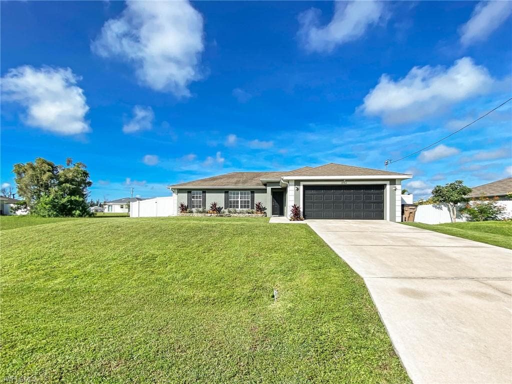 3762 14th PL CAPE CORAL, FL 33909
