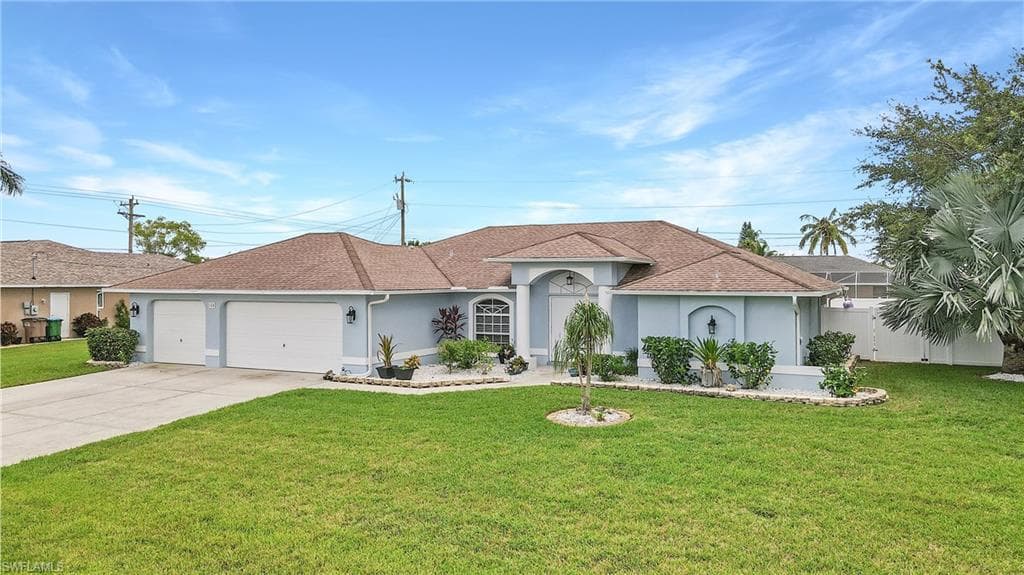 624 SE 16th ST CAPE CORAL, FL 33990