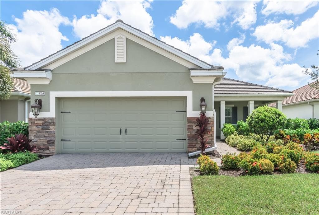 3758 Canopy CIR NAPLES, FL 34120
