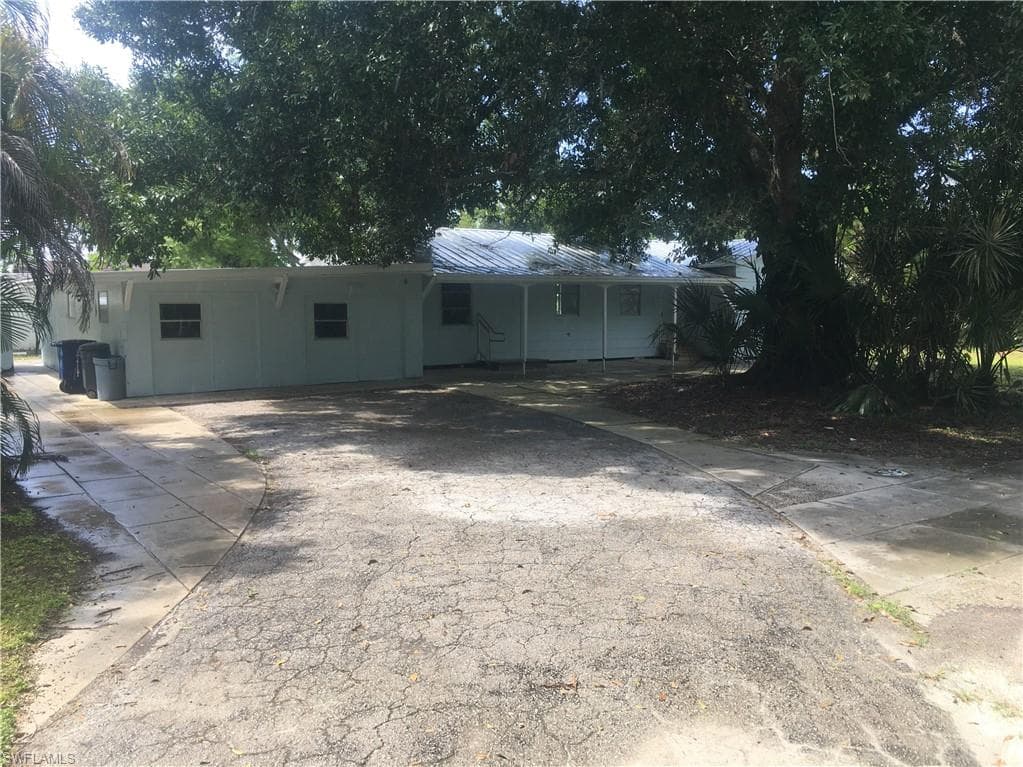 2153 Twin Brooks RD NORTH FORT MYERS, FL 33917