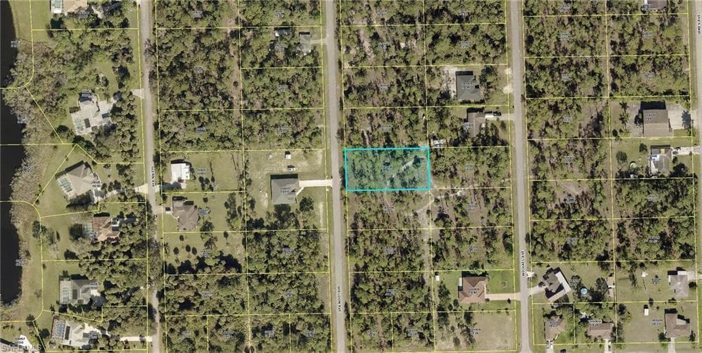 808 Sheldon AVE LEHIGH ACRES, FL 33936