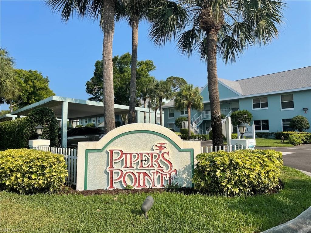 173 Grand Oaks WAY O-106 NAPLES, FL 34110