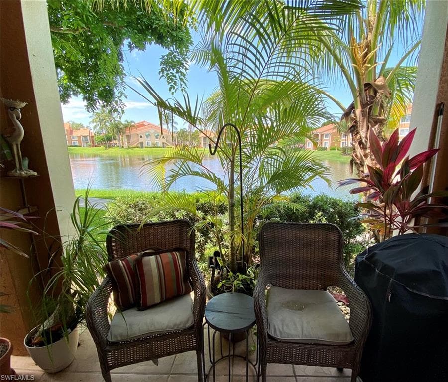 1275 Wildwood Lakes BLVD 2-108 NAPLES, FL 34104