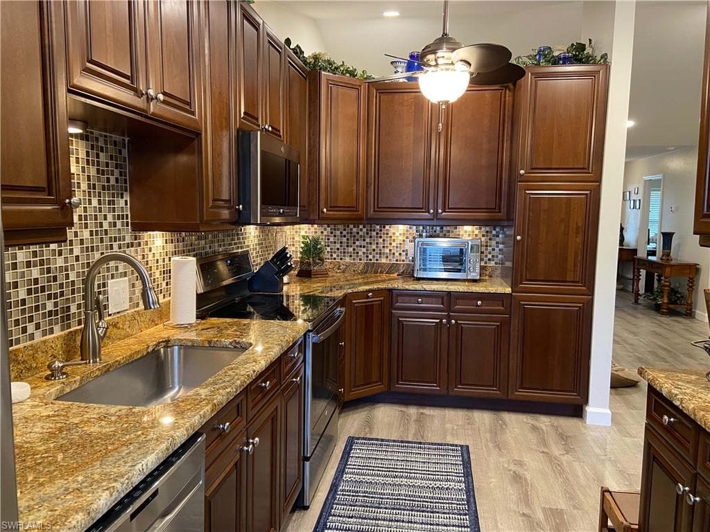 13136 Hampshire CT FORT MYERS, FL 33919