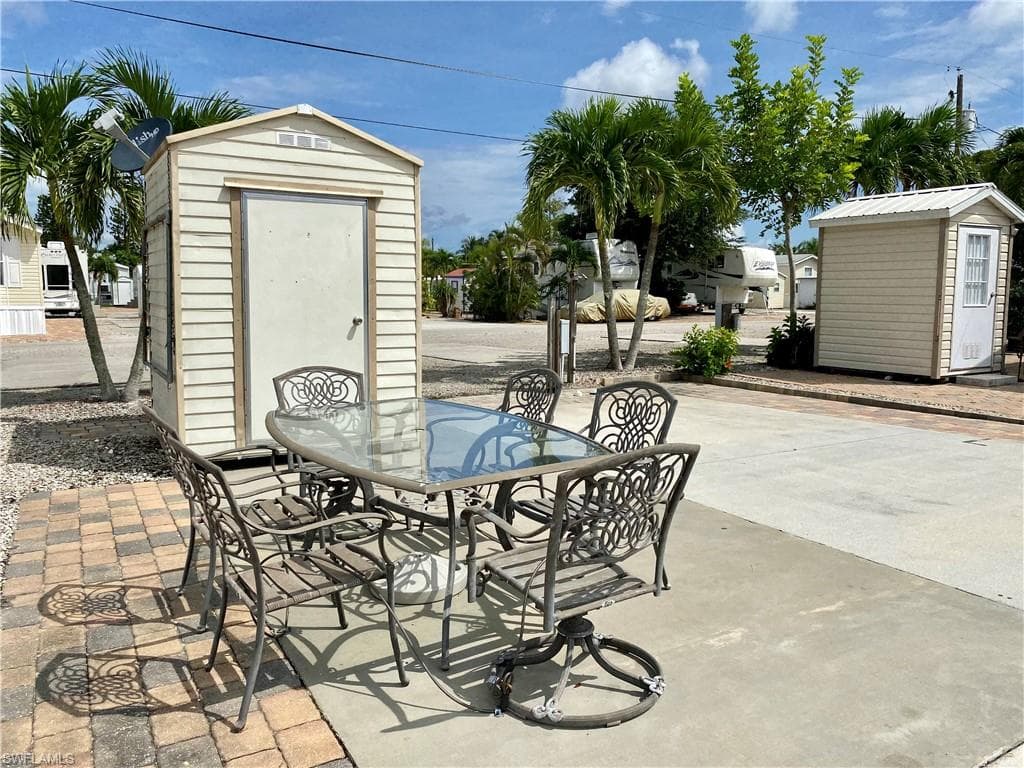 3865 Cardinal CIR BONITA SPRINGS, FL 34134