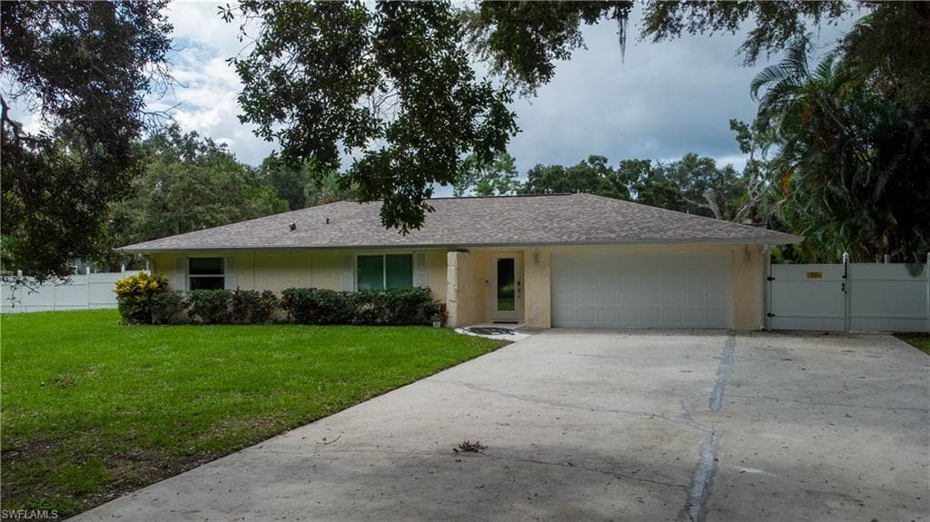 5790 Briarcliff RD FORT MYERS, FL 33912