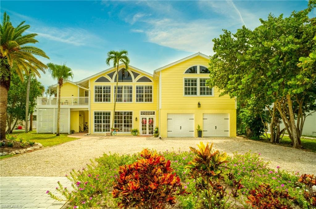 2030 Sunrise CIR SANIBEL, FL 33957
