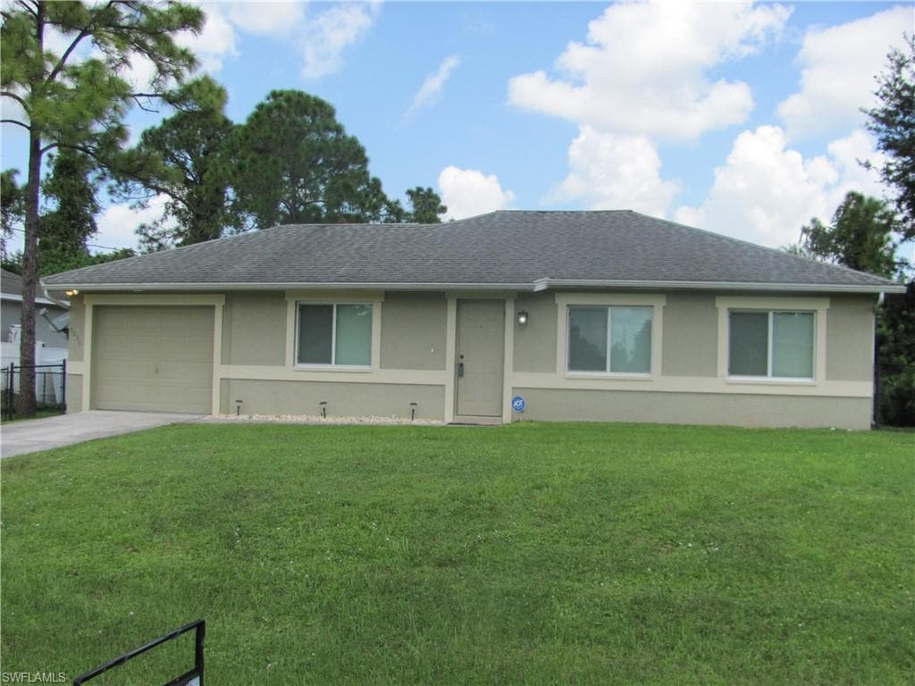 5556 Burr ST LEHIGH ACRES, FL 33971