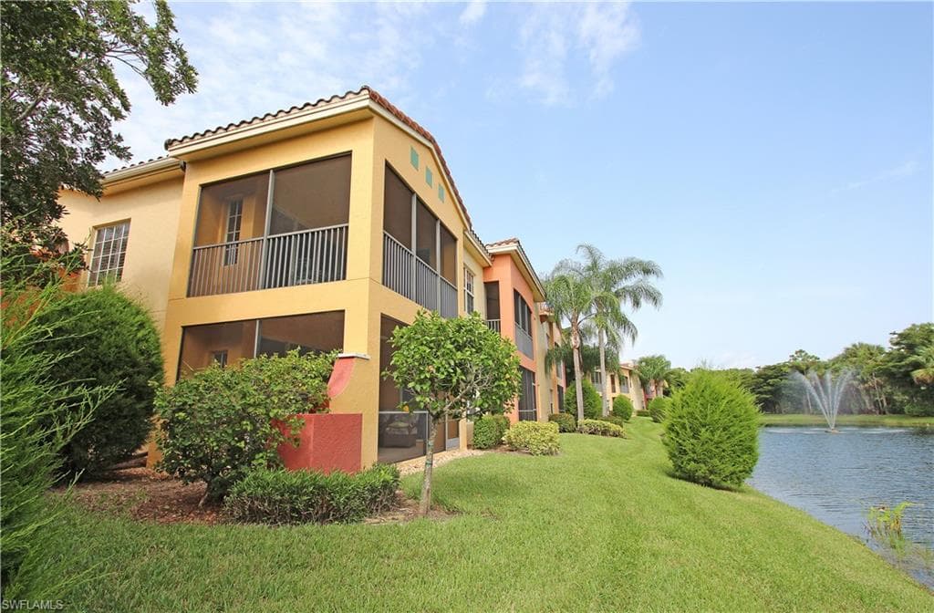 8661 Piazza Del Lago CIR 206 ESTERO, FL 33928