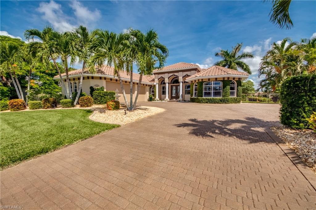 1923 SW 50th TER CAPE CORAL, FL 33914