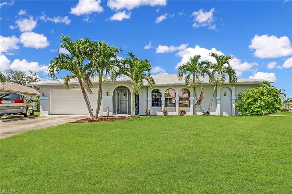 201 SW 13th TER CAPE CORAL, FL 33991