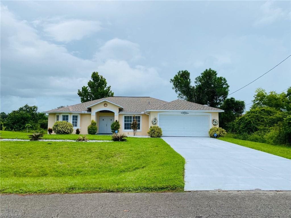 641 Dubarry AVE S LEHIGH ACRES, FL 33974