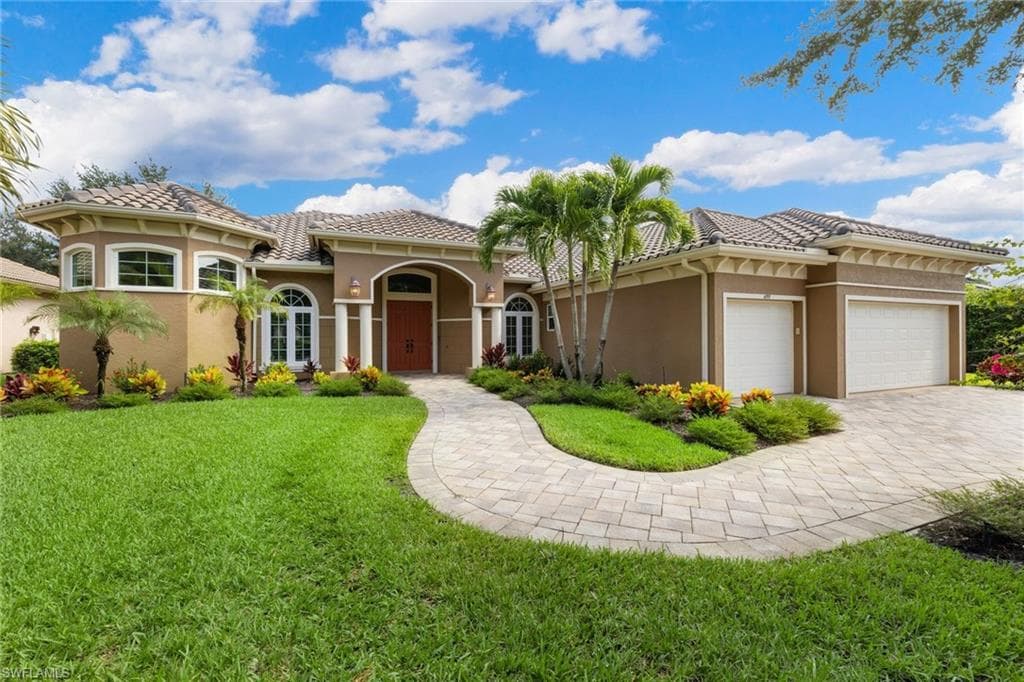499 Saddlebrook LN NAPLES, FL 34110