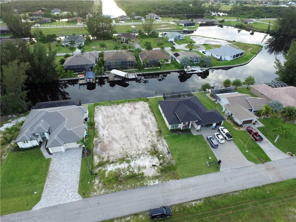 1806 NW 38th PL CAPE CORAL, FL 33993