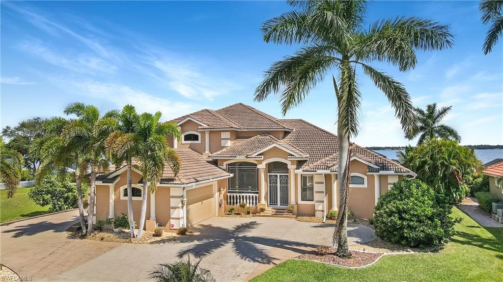 6290 River Club CT NORTH FORT MYERS, FL 33917