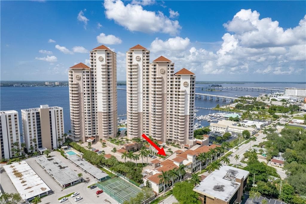 2110 W First ST 301 FORT MYERS, FL 33901
