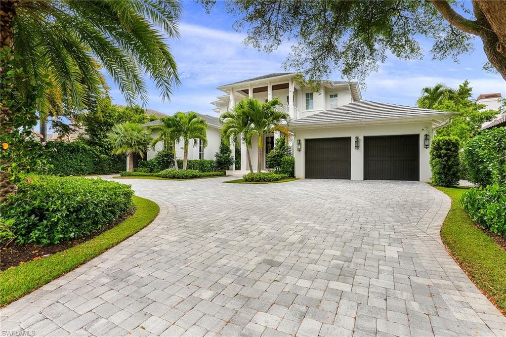 4215 Crayton RD NAPLES, FL 34103