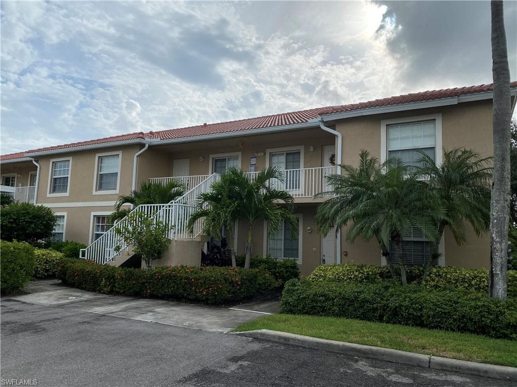 2825 Cypress Trace CIR 3-103 NAPLES, FL 34119