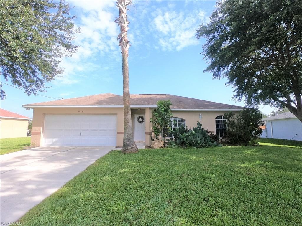 3726 6th ST W LEHIGH ACRES, FL 33971