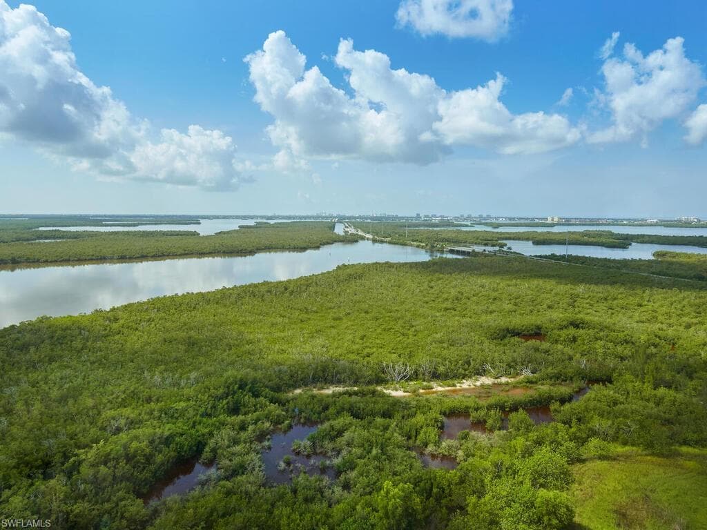 1050 Borghese LN 1906 NAPLES, FL 34114